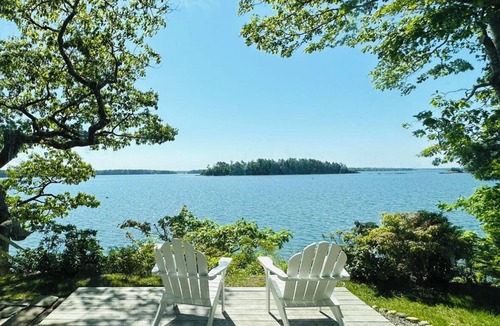 Freeport House | Waterfront Cottage in Freeport