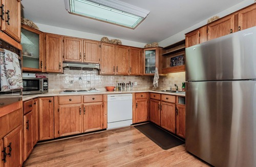 Colpoys Bay Cabin | Waterfront Cottage - Incredible View and Hot Tub