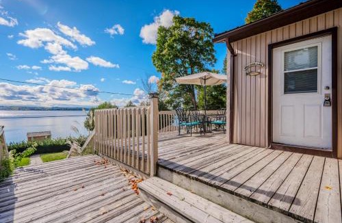 Colpoys Bay House | Waterfront Cottage - Incredible View and Hot Tub