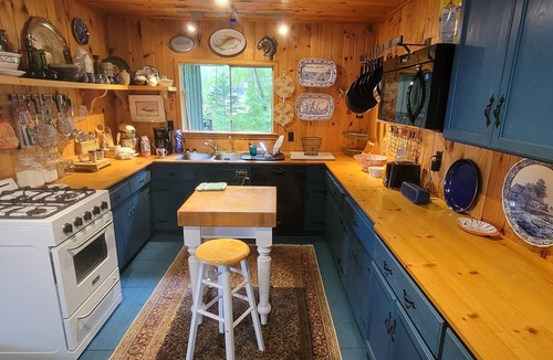 Tarbutt and Tarbutt Additional Cottage | Waterfront Cottage near Richards Landing