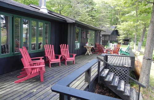 Tarbutt and Tarbutt Additional Cottage | Waterfront Cottage near Richards Landing