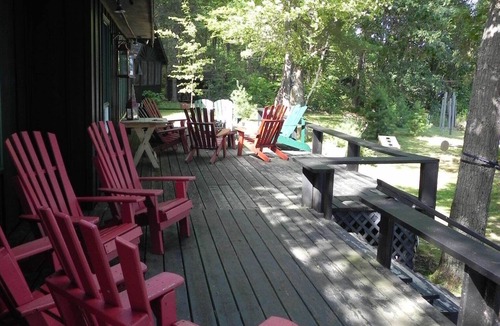 Tarbutt and Tarbutt Additional Cottage | Waterfront Cottage near Richards Landing