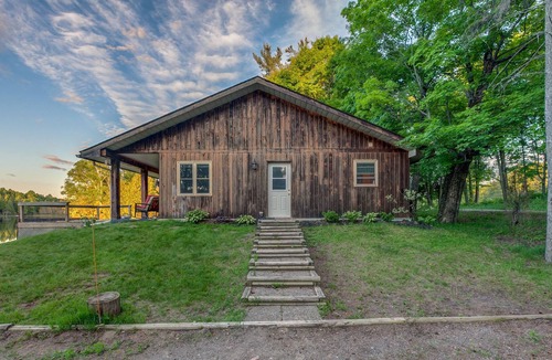 Bancroft Cottage | Waterfront cottage near Gaffney lake