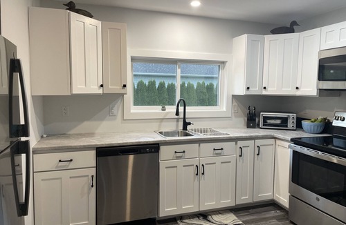 Kingsville Cottage | Waterfront Cottage, on Lake Erie Boat Channel