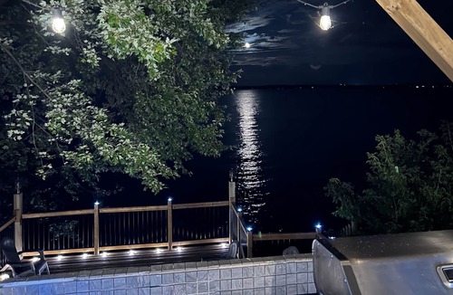 Alcona Cottage | waterfront cottage on lake simcoe w/ firepit hottub and large deck