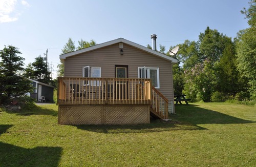 Shuniah Cottage | Waterfront cottage on Lake Superior