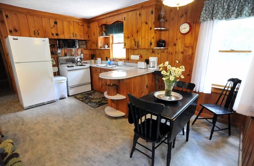 The Bays Cottage | Waterfront Cottage on Ossipee Lake