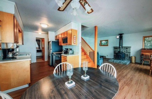 Henderson Cottage | Waterfront Cottage On Beautiful Whites Bay