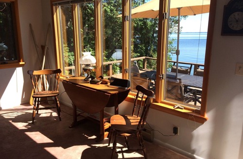 Henderson Cottage | Waterfront Cottage On Beautiful Whites Bay