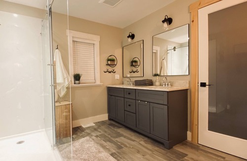 Trent Lakes Cottage | Waterfront Cottage Retreat With Hot Tub and Sauna
