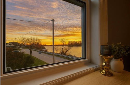 Dunnville Cottage | Waterfront Cottage, Top Fishing Spot, Light House, Pet-Friendly