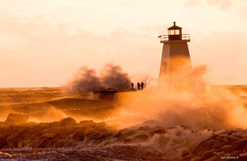 Dunnville House | Waterfront Cottage, Top Fishing Spot, Light House