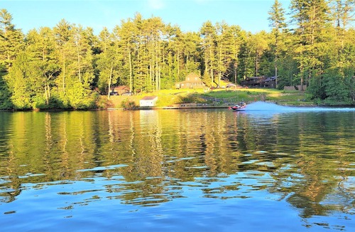 Lake Luzerne House | Waterfront cottages near lake george and saratoga springs
