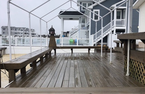 Somers Point House | Waterfront cottage