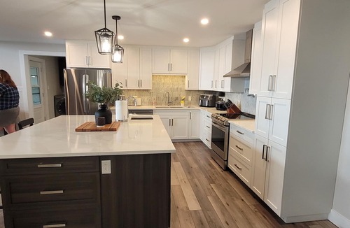 North Algona Wilberforce Cottage | Waterfront Cottage with Hot Tub and Sunset