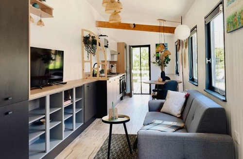 Saint-Omer House | Waterfront cottage with canoe-kayak