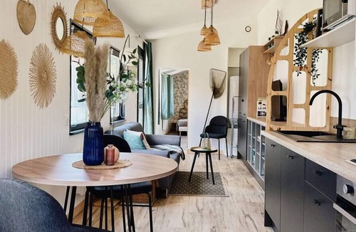 Saint-Omer House | Waterfront cottage with canoe-kayak