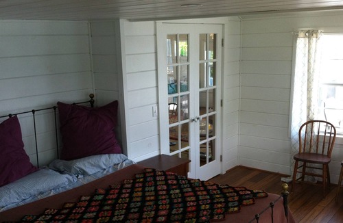 Georgetown Cottage | Waterfront Cottage with Dock