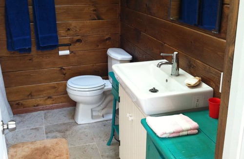 Georgetown Cottage | Waterfront Cottage with Dock