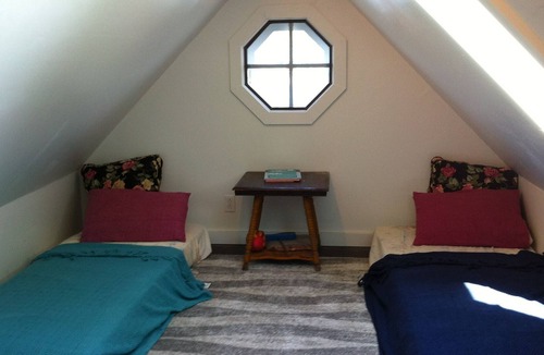 Georgetown Cottage | Waterfront Cottage with Dock