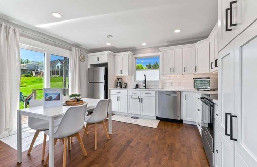 Stratford House | Waterfront Cottage with Beach Access & Views!