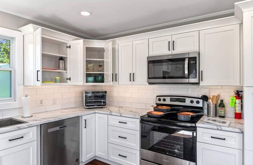 Stratford House | Waterfront Cottage with Beach Access & Views!