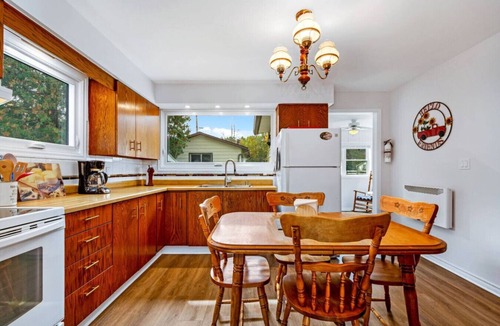 Drummond-North Elmsley Cottage | Waterfront Cottage, Wi-Fi, Netflix Dog Friendly