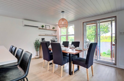 Le Haut-Saint-Francois Regional County Municipality Ski Chalet | Waterfront cottage with spa - Le Quaitude