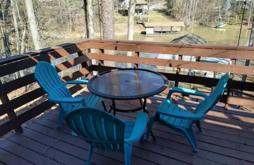 Semora House | Waterfront Cottage with Fast Wifi - Stay a Little Longer