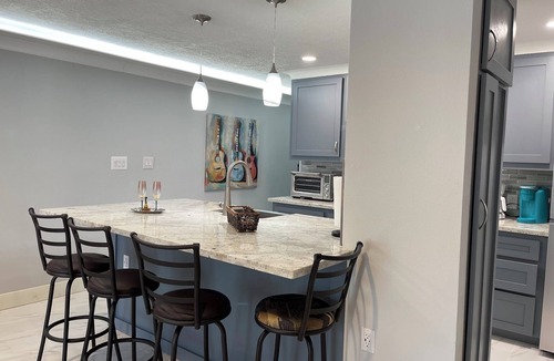 Walden on Lake Conroe Condo | Waterfront Cozy and comfortable ground floor 1 bedroom condo sleep 4