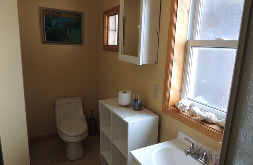 Glen Huron Cottage | Waterfront cozy cottage on private trout lake