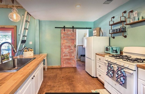 Midway Cottage | Waterfront Date Night! Near Savannah!