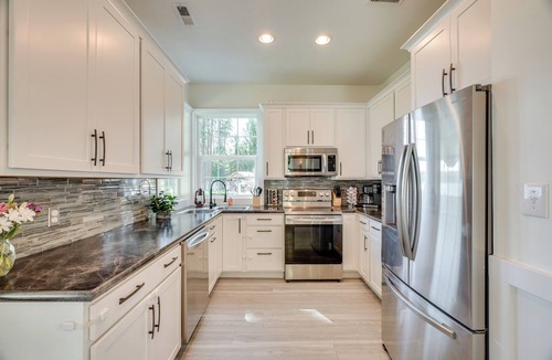 Tumtum Cabin | Waterfront Deck w/Fire Pit: Lake Spokane Gem!