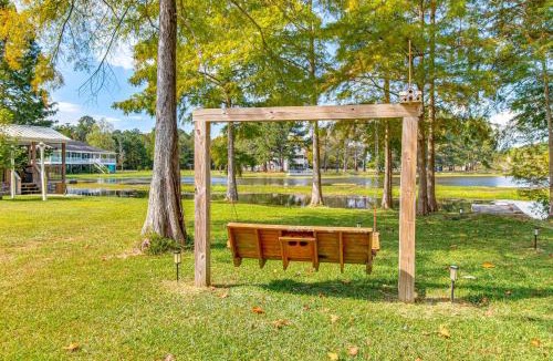 Andalusia House | Waterfront Deck! Couples Retreat on Point A Lake