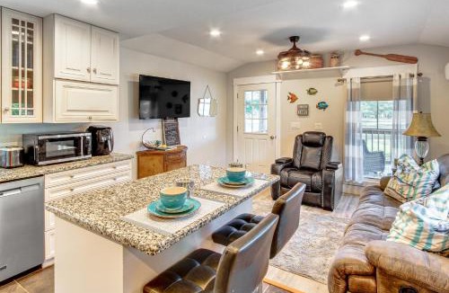 Andalusia House | Waterfront Deck! Couples Retreat on Point A Lake