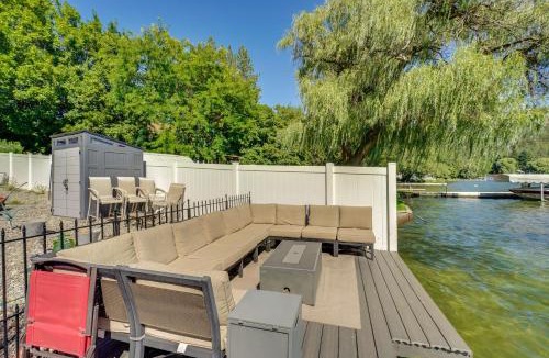 Tumtum House | Waterfront Deck with Fire Pit Lake Spokane Gem!