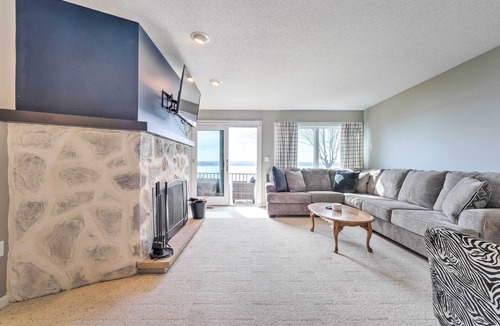 Niobe Condo | Waterfront Dewittville Condo w/ Furnished Balcony!
