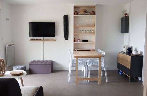 Saint-Marc-sur-Mer Apartment | Waterfront - Direct access to the beach - 26 m² terrace - Seafront