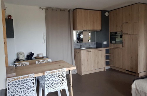 Saint-Marc-sur-Mer Apartment | Waterfront - Direct access to the beach - 26 m² terrace - Seafront