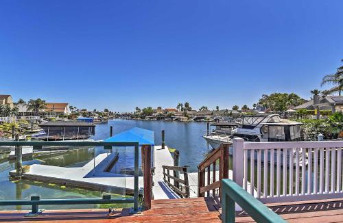 Discovery Bay House | Waterfront Discovery Bay Home Outdoor Bar and Dock