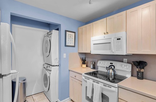 Meadows Condo | Waterfront Dock Pool Downtown Near Duval Pet