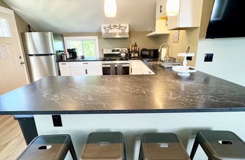 Glasco Apartment | Waterfront/Dog Friendly/Firepit/1 bedroom 2 beds