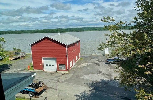 Glasco Apartment | Waterfront/Dog Friendly/Firepit/1 bedroom 2 beds