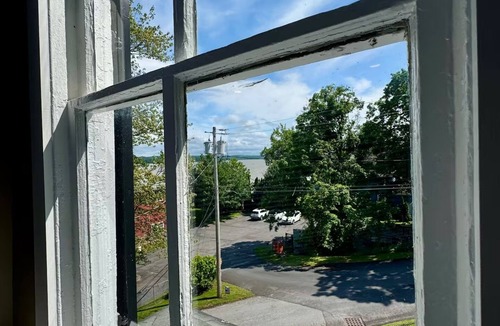 Glasco Apartment | Waterfront/Dog Friendly/Firepit/1 bedroom 2 beds