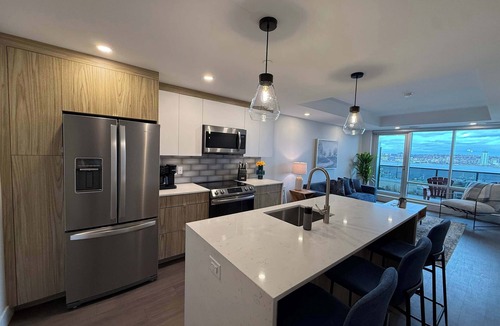 Downtown Halifax Apartment | Waterfront downtown 2 BR, 2 Bath with 6 appliances