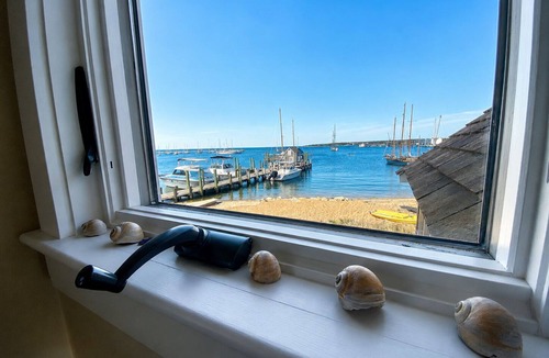Tisbury Cottage | WATERFRONT Downtown Cottage w/Beach