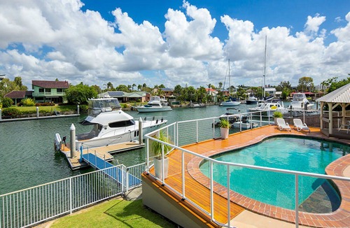 Raby Bay House | Waterfront Dream Getaway