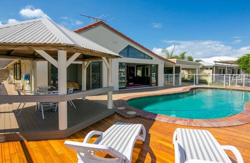 Raby Bay House | Waterfront Dream Getaway