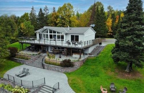 Broadbent Villa | Waterfront, dream stay at Belle Vue Cottage