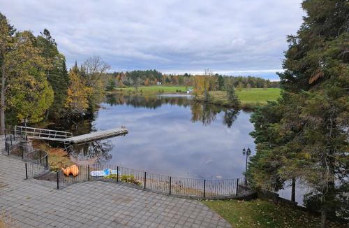 Broadbent Villa | Waterfront, dream stay at Belle Vue Cottage